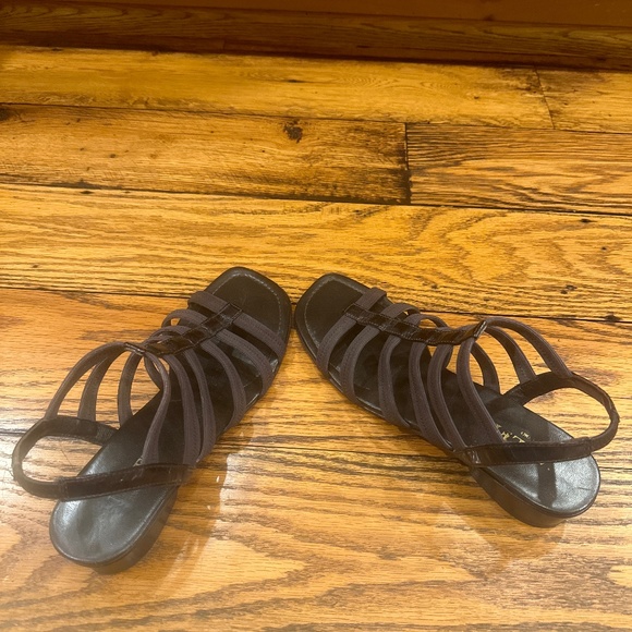 AMALFI BY RANGONI WOMENS BROWN SANDALS WITH 1 1/2 INCH BLOCK HEEL - Picture 4 of 8